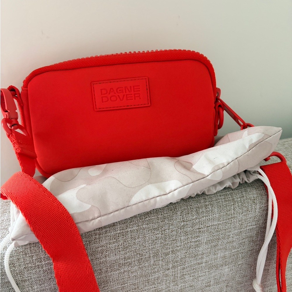 Mara Neoprene Phone Sling